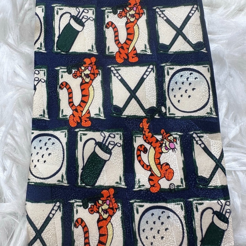 Disney Store Tigger Silk Neck Tie Golfing Bag Golf Ball Club Novelty Navy Mens